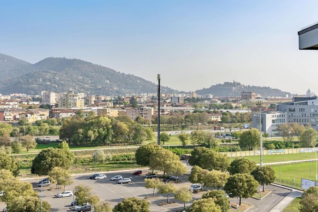 CollebeatoAttico Montiglio - Panorama-Wifiアパートメント エクステリア 写真
